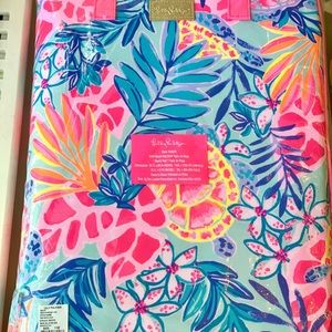 Just in! NWT Lilly Pulitzer GWP Beach Mat